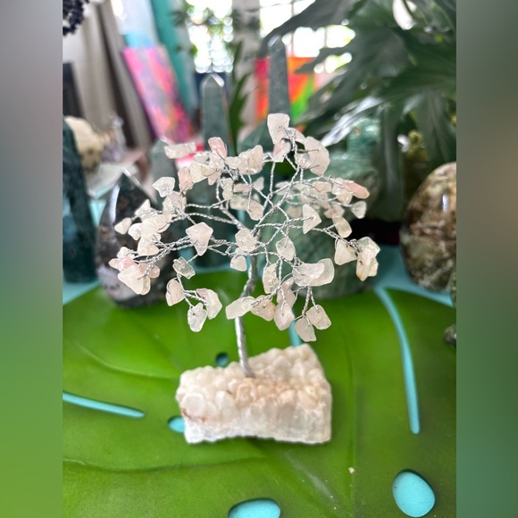 Rose Quartz Tree - Picture 5 of 7